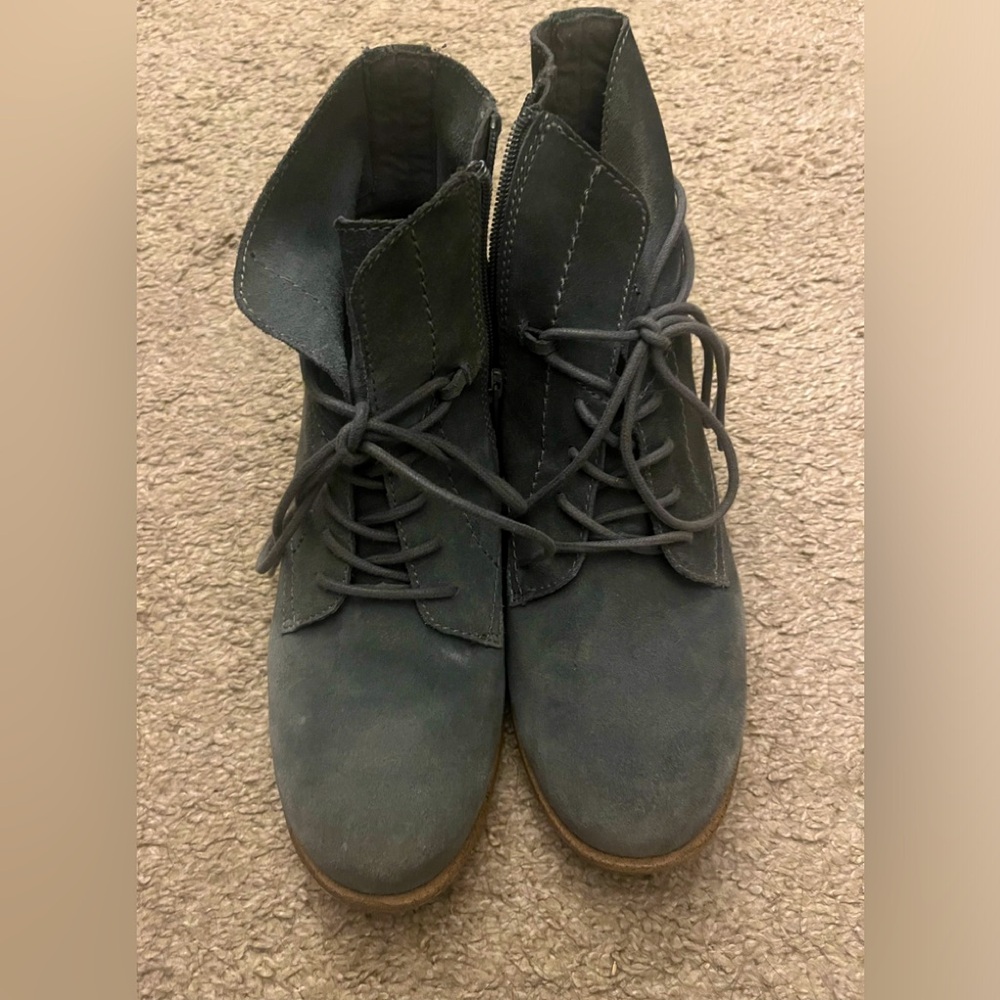 ORIGINS dusty blue color bootie with zipper inside size 11